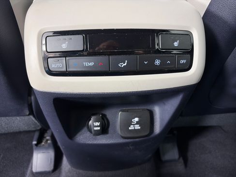 Used 2022 Hyundai Palisade SEL w/ 8P Bench Seat Package AWD/4WD image 27