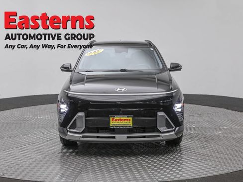 Used 2024 Hyundai Kona Limited FWD image 2