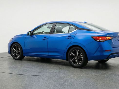 Used 2025 Nissan Sentra SV FWD image 6