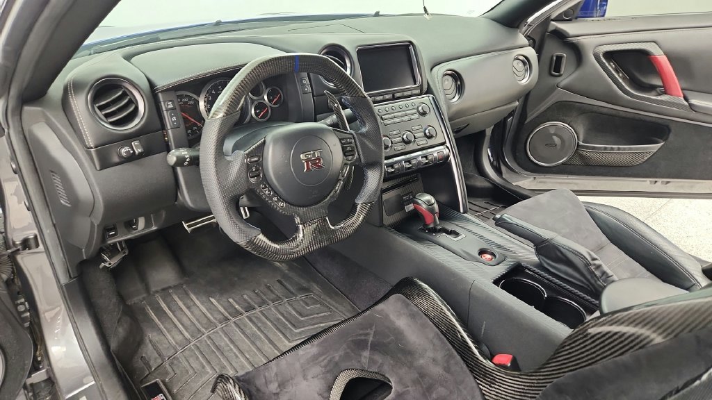 Used 2014 Nissan GT-R Black Edition AWD/4WD image 40