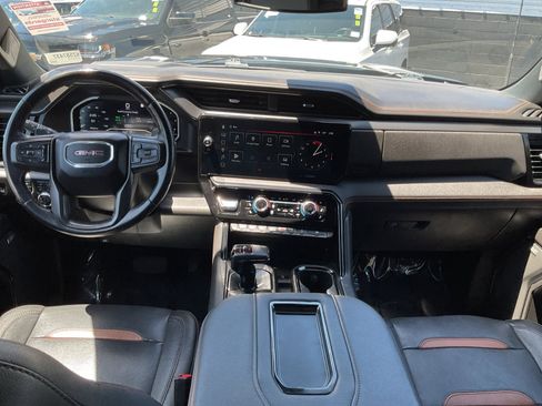 Used 2022 GMC Sierra 1500 AT4 w/ AT4 Premium Package AWD/4WD image 16