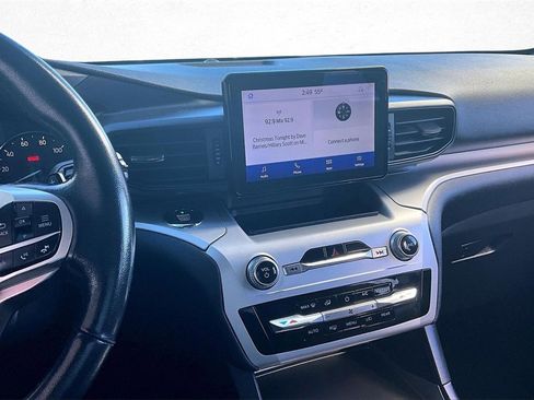 Used 2020 Ford Explorer XLT image 10