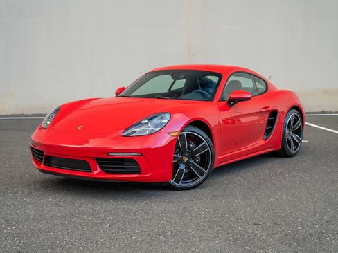 New 2025 Porsche 718 Cayman image 1