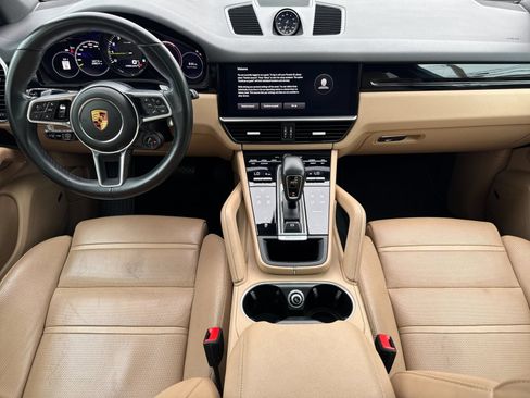 Certified 2022 Porsche Cayenne E-Hybrid AWD/4WD image 6