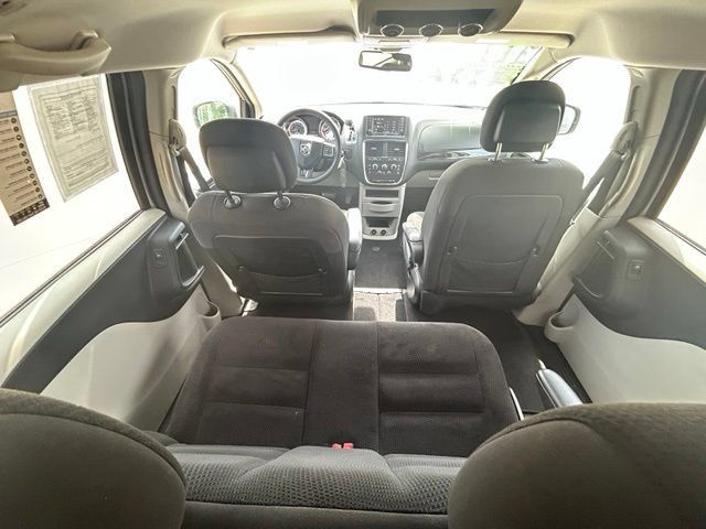 Used 2018 Dodge Grand Caravan SE w/ UConnect Hands-Free Group FWD image 37