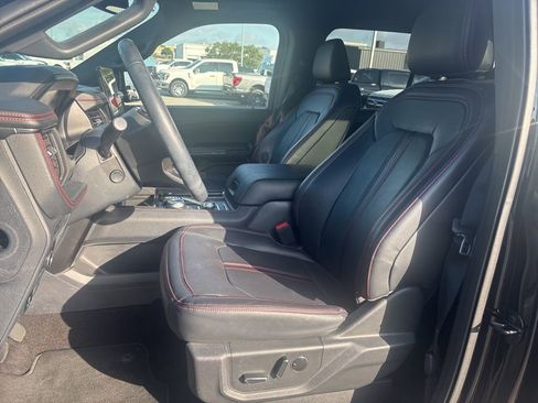 Used 2023 Ford Expedition Limited AWD/4WD image 5