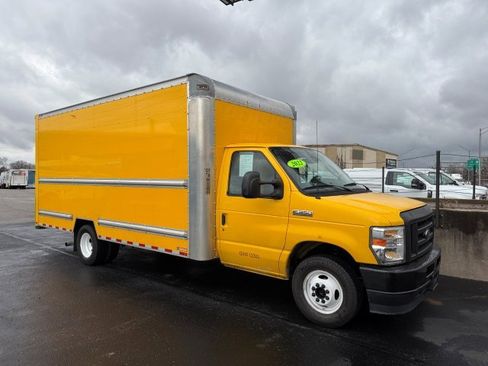 Used 2022 Ford E-350 and Econoline 350 Super Duty image 1