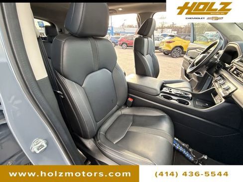 Used 2025 Honda Pilot Touring image 28