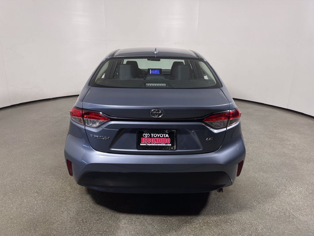 Certified 2025 Toyota Corolla LE FWD image 4
