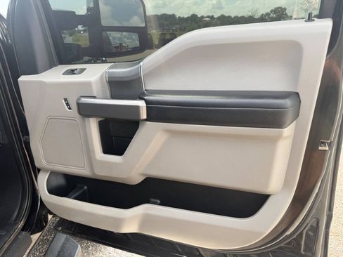 Used 2020 Ford F350 XLT w/ XLT Premium Package AWD/4WD image 41
