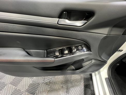 New 2025 Nissan Altima 2.5 SR image 14