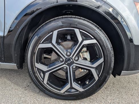 Certified 2024 Kia Niro EX Touring image 11