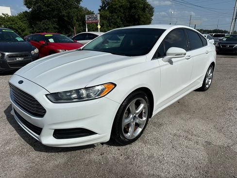 Used 2016 Ford Fusion SE FWD image 3