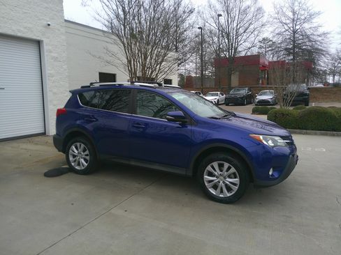 Used 2015 Toyota RAV4 Limited image 14