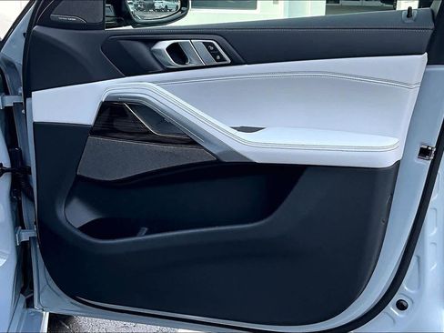 Certified 2026 BMW X6 xDrive40i image 24