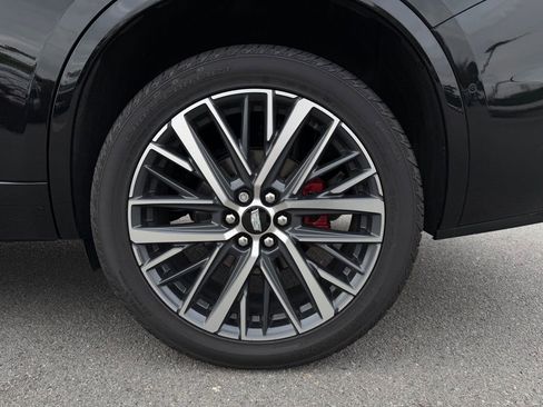 Used 2025 Cadillac XT6 Sport w/ Technology Package AWD/4WD image 34