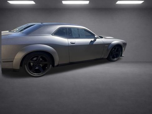 Used 2017 Dodge Challenger R/T RWD image 20