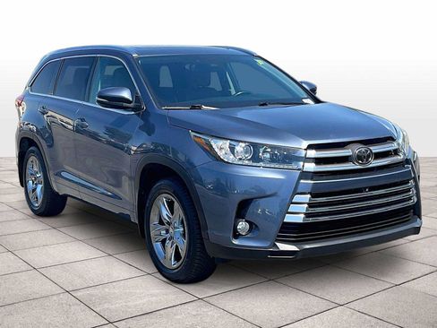 Used 2018 Toyota Highlander Limited Platinum AWD/4WD image 2