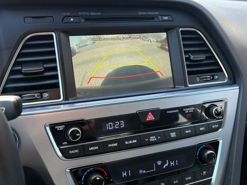 Used 2016 Hyundai Sonata Limited w/ Option Group 04 FWD image 18