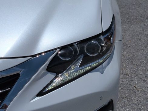 Used 2018 Lexus ES 350 w/ Luxury Package w/Wood Trim FWD image 10