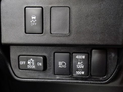 Used 2022 Toyota Tacoma TRD Off-Road w/ Technology Package AWD/4WD image 24