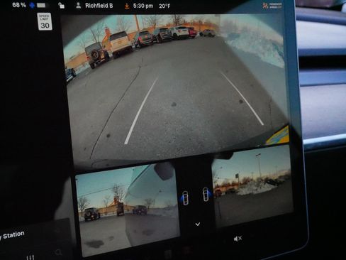 Used 2023 Tesla Model Y Long Range image 28