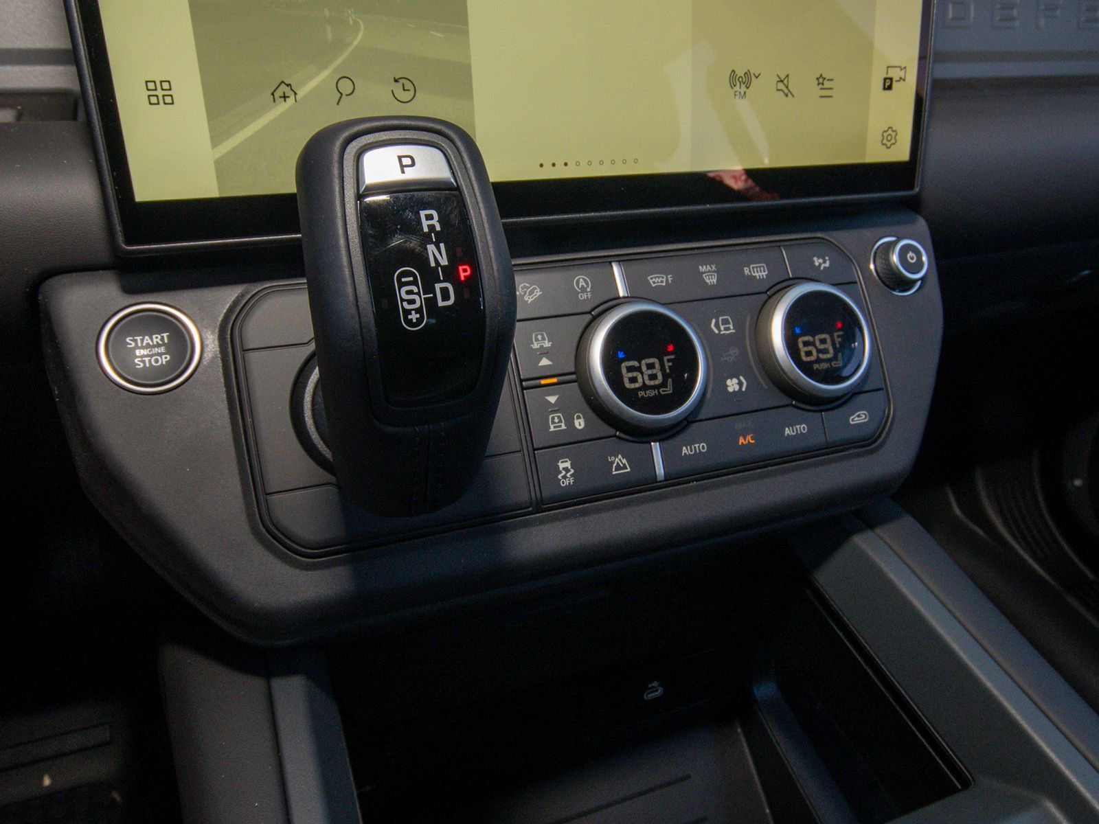 New 2026 Land Rover Defender 110 X-Dynamic SE AWD/4WD image 29