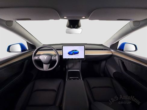 Used 2025 Tesla Model Y Long Range AWD/4WD image 28