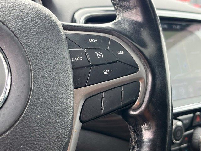 Used 2020 Jeep Grand Cherokee Altitude AWD/4WD image 31