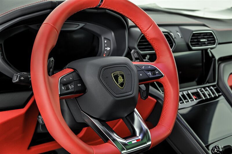 Used 2023 Lamborghini Urus S AWD/4WD image 32