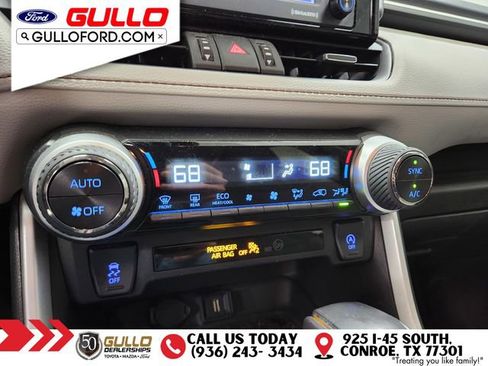 Used 2021 Toyota RAV4 XLE Premium image 29