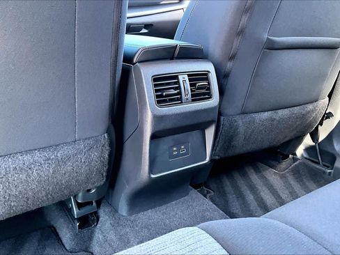 Used 2023 Nissan Rogue SV FWD image 34