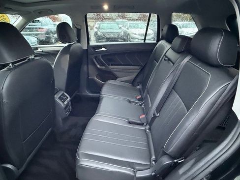 Used 2022 Volkswagen Tiguan SE image 14
