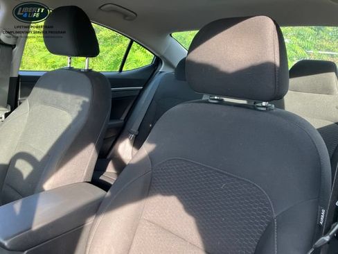 Used 2020 Hyundai Elantra SEL w/ Cargo Package (C1) FWD image 9