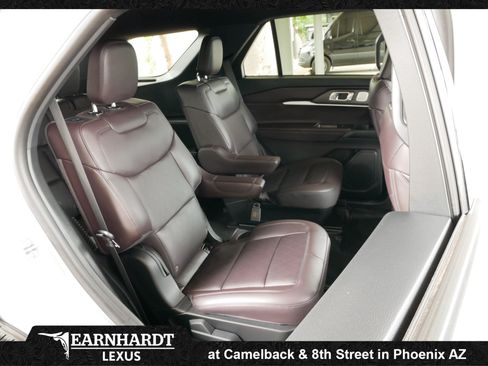 Used 2026 Ford Explorer Platinum RWD image 14