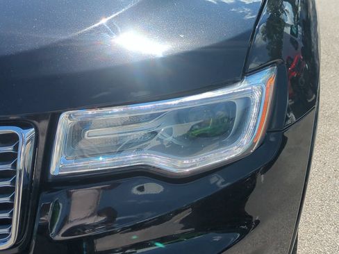 Used 2019 Jeep Grand Cherokee Overland RWD image 11