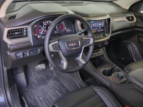 Used 2023 GMC Acadia Denali w/ Denali Ultimate Package AWD/4WD image 9