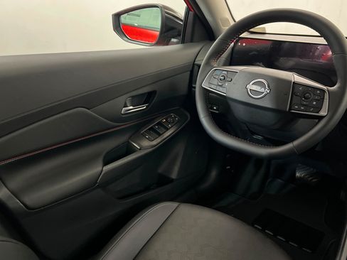 New 2026 Nissan Sentra SR w/ SR Premium Package FWD image 11
