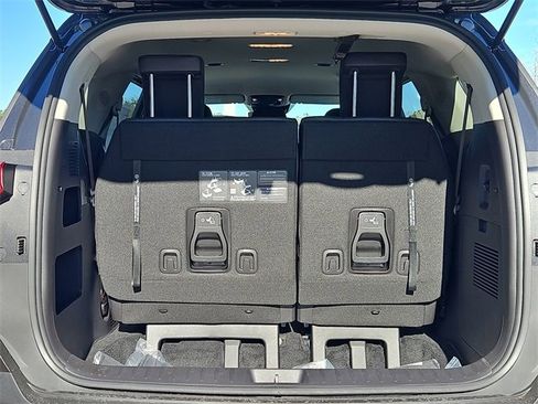 New 2026 Kia Carnival LXS image 6