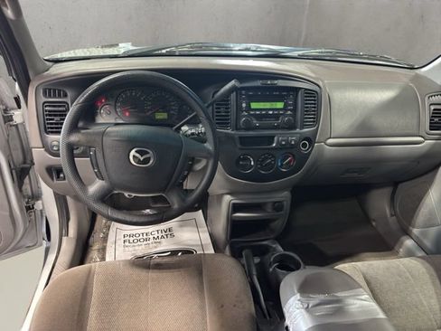 Used 2002 MAZDA Tribute 4WD image 2