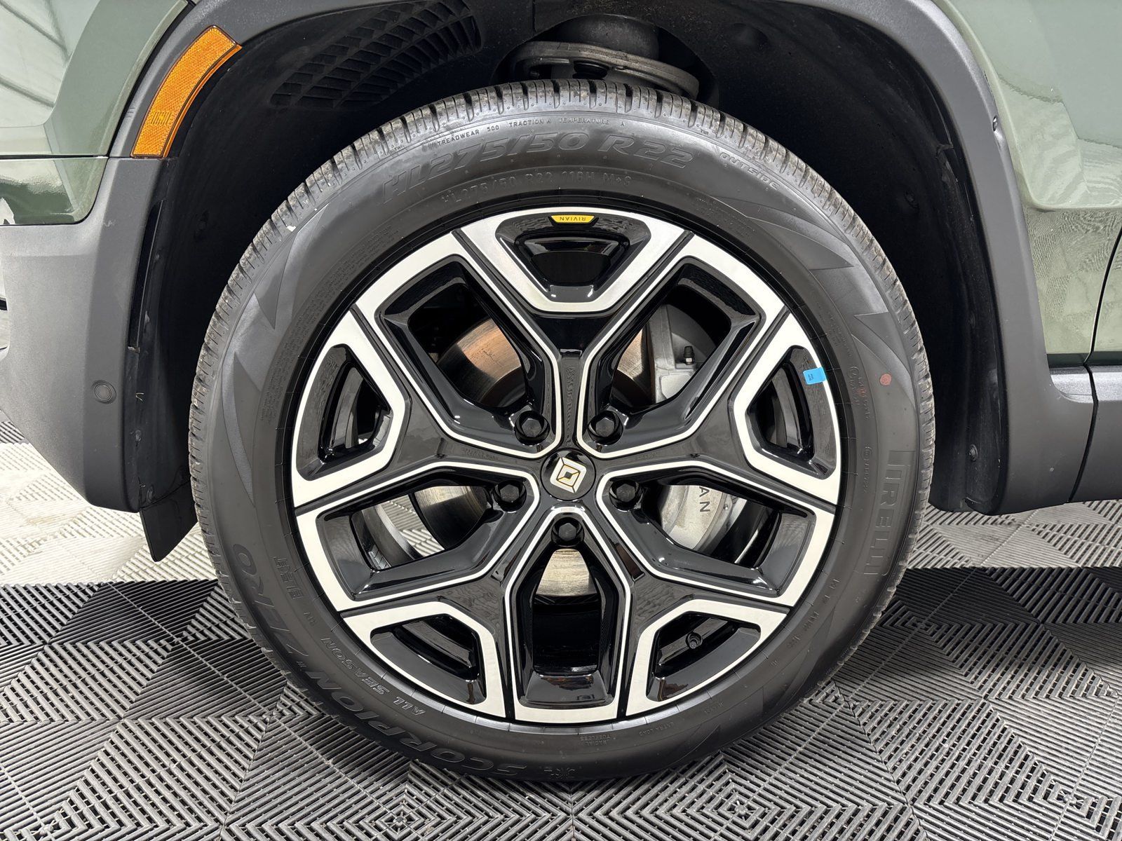 Used 2024 Rivian R1T Adventure Dual AWD/4WD image 9