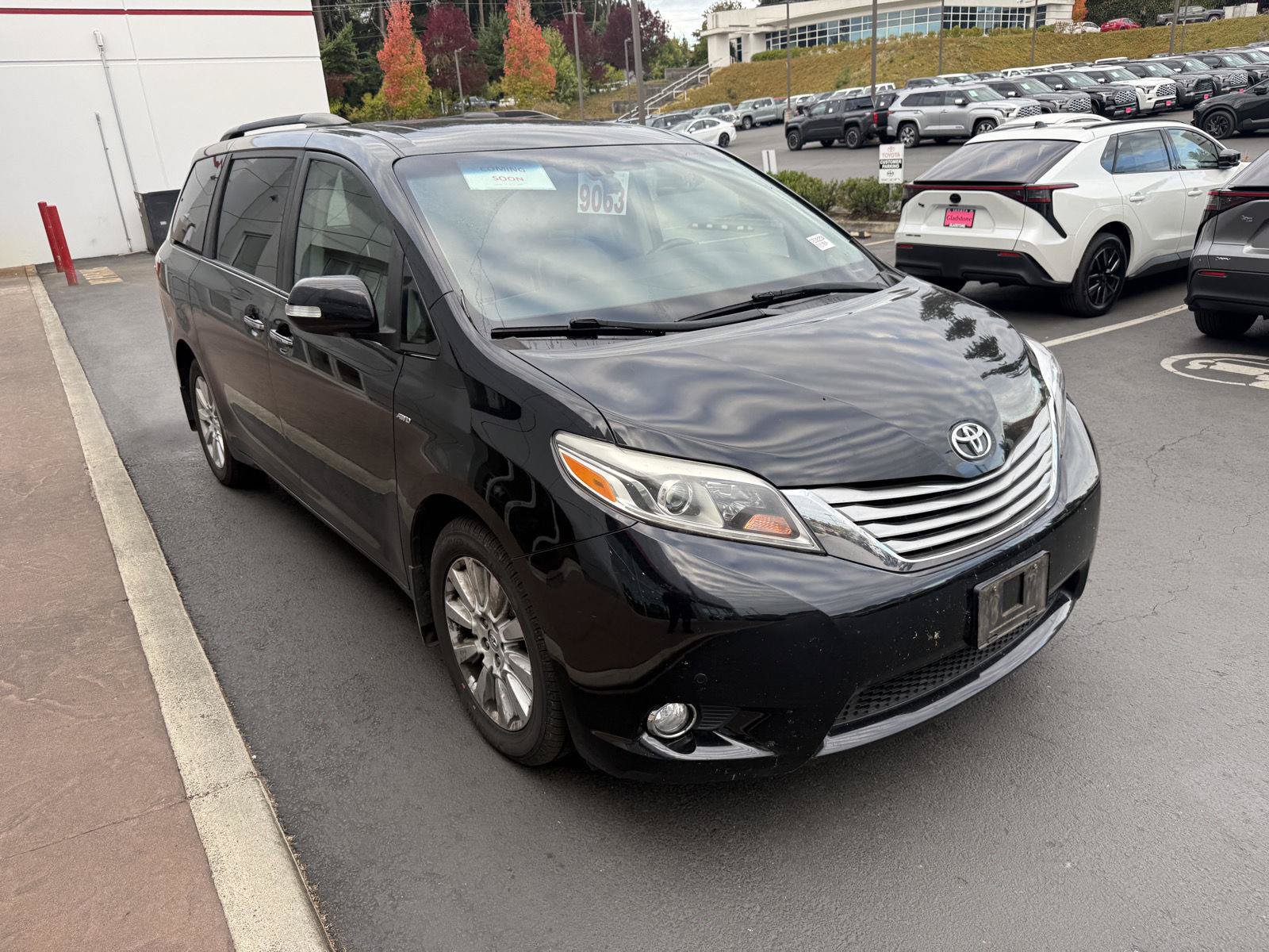 Used 2017 Toyota Sienna Limited Premium AWD/4WD image 7