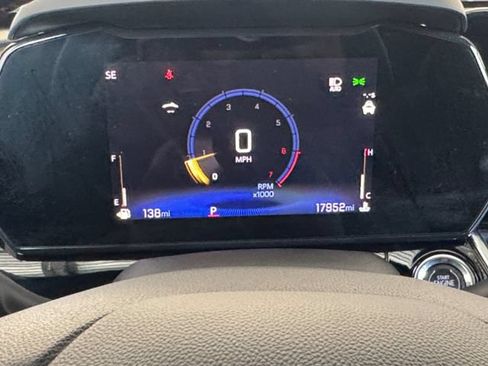 Used 2025 Chevrolet Trax RS w/ Driver Confidence Package FWD image 11