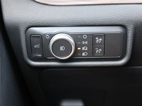 Used 2021 Ford Explorer Limited w/ Equipment Group 301A AWD/4WD image 38