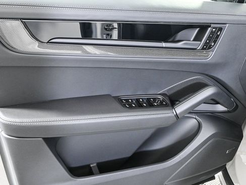 New 2026 Porsche Cayenne GTS image 7