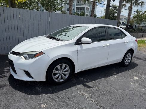 Used 2015 Toyota Corolla LE FWD image 3