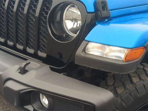 Used 2022 Jeep Gladiator Sport image 11