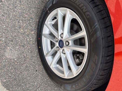 Used 2018 Ford Focus SE w/ Cold Weather Package image 21