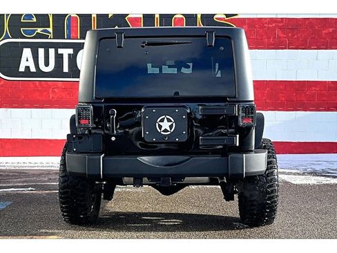 Used 2015 Jeep Wrangler Unlimited Sahara w/ Connectivity Group image 4