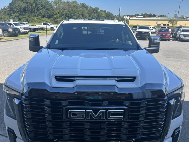 Used 2024 GMC Sierra 2500 Denali Ultimate AWD/4WD image 3